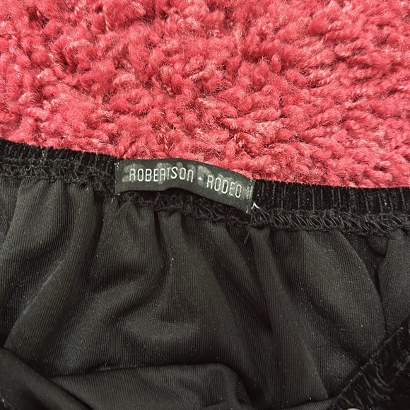 Off the shoulder velvet top - Picture 3 of 4